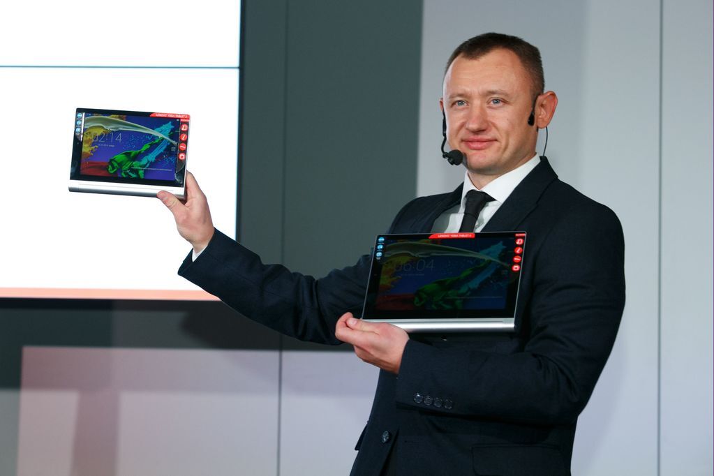 Lenovo показала в Украине новые устройства: ноутбук, планшеты и смартфоны