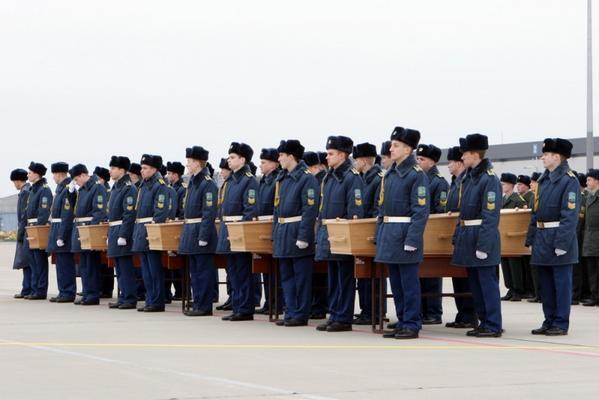 Из Харькова в Нидерланды отправили контейнеры с останками жертв крушения Boeing-777