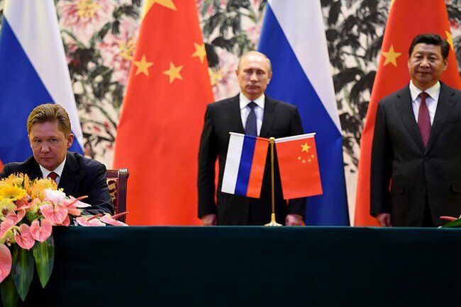 Путин подарил главе КНР российский смартфон Йотафон-2: опубликованы фото