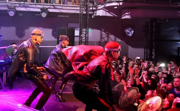 Kazaky в Киеве – страстные движения на шпильках и толпы поклонниц