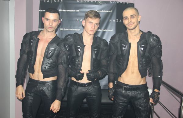 Kazaky в Киеве – страстные движения на шпильках и толпы поклонниц