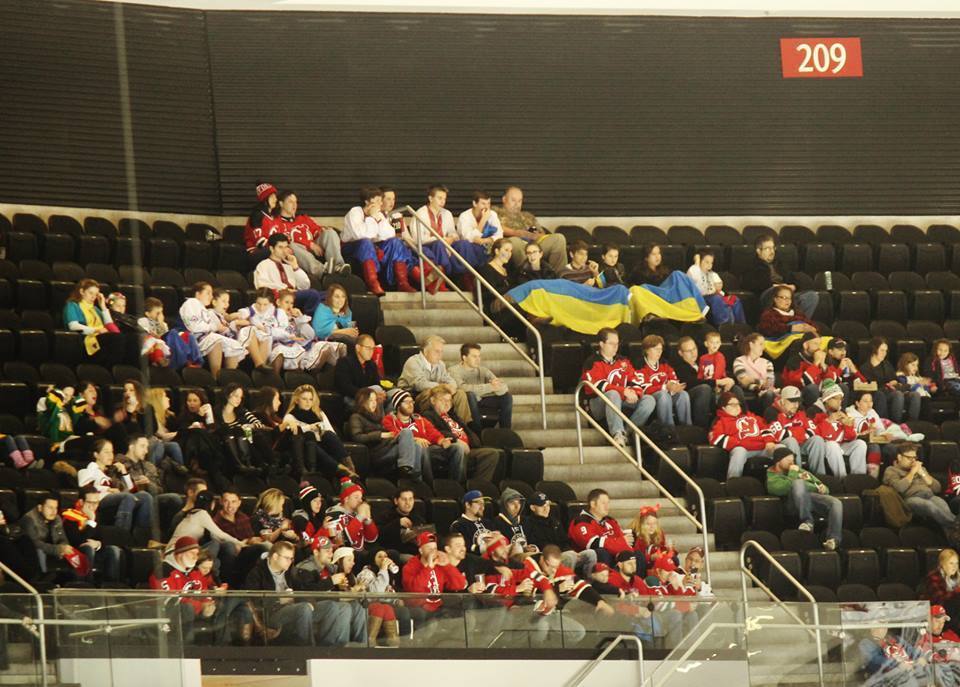 Американцы в вышиванках почтили память погибшего в зоне АТО украинского солдата: фото