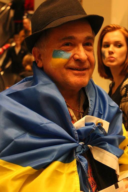 Американцы в вышиванках почтили память погибшего в зоне АТО украинского солдата: фото