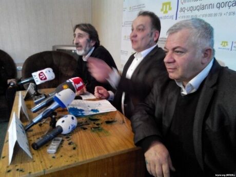 У Сімферополі захисників прав кримських татар облили зеленкою: опубліковано фото