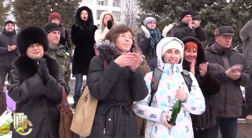 Появилось видео, как "киевская хунта издевается" над жителями Артемовска