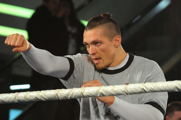 Усика "нокаутировал" 5-летний ребенок