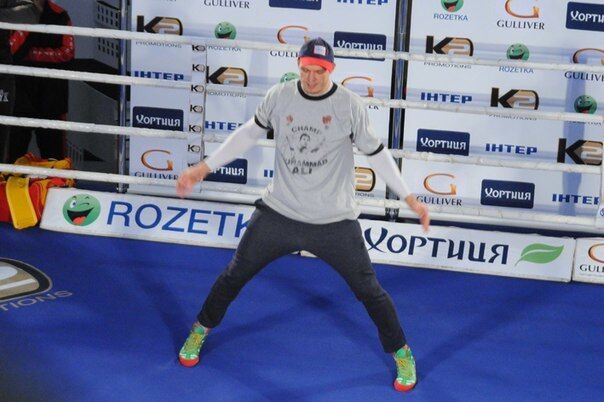 Усика "нокаутировал" 5-летний ребенок