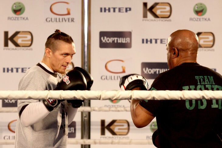 Усика "нокаутировал" 5-летний ребенок