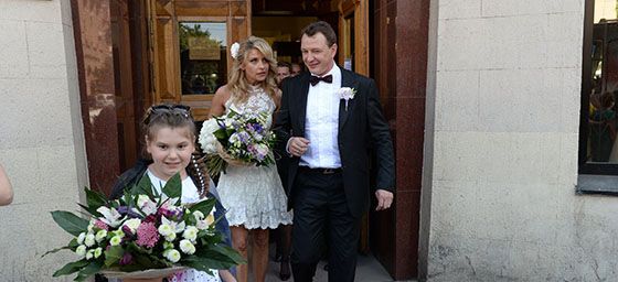 Башарова все же заставили публично извиниться перед избитой женой