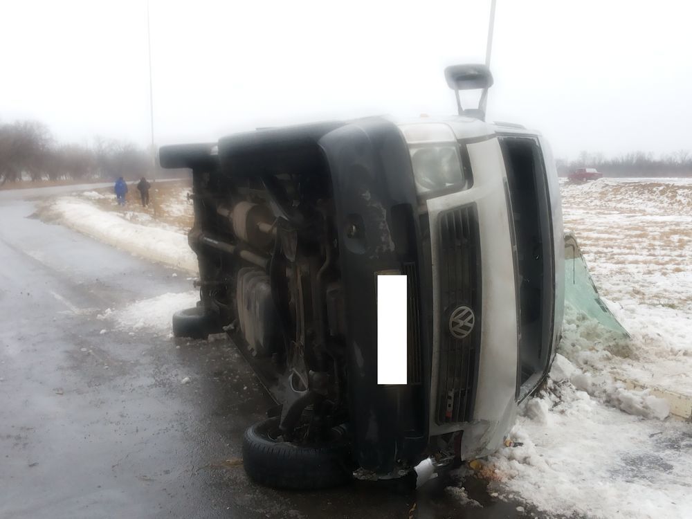 В Харьковской области перевернулась маршрутка, есть пострадавшие
