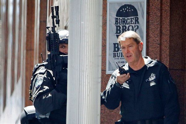 Полиция установила личность захватившего в заложники посетителей кафе Сиднея: опубликовано фото