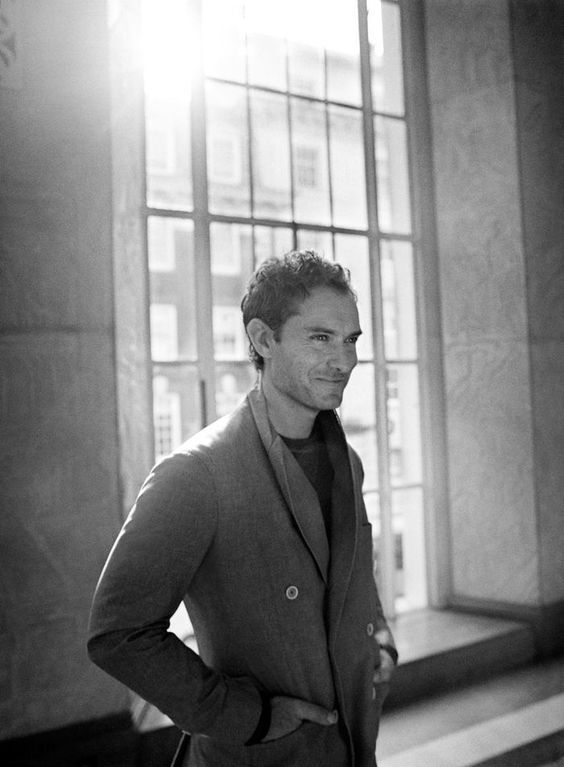 Джуд Лоу красив и элегантен