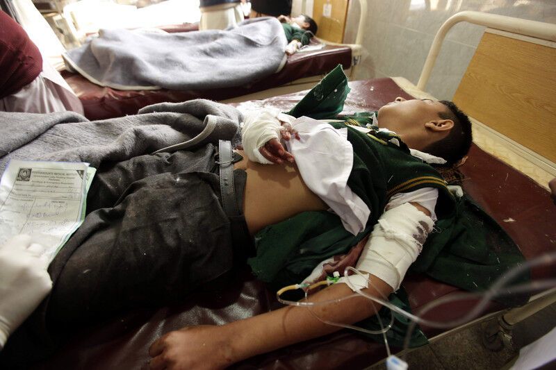 У Пакистані терористи вбили 125 дітей: фоторепортаж