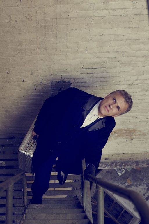 Новый злодей "бондианы" во всей красе