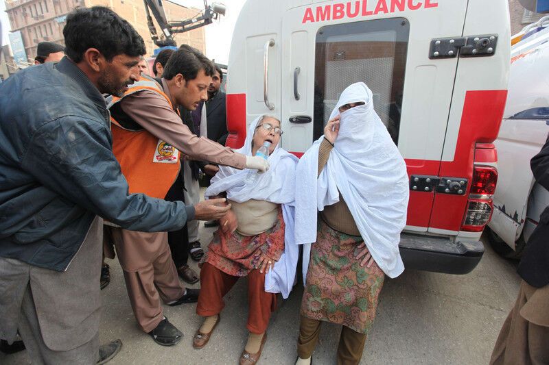 В Пакистане террористы убили 125 детей: фоторепортаж