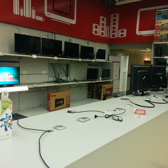 На смену очередям пришли пустые полки