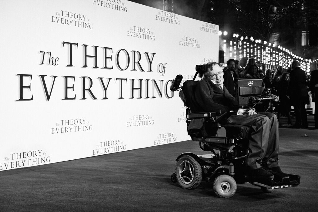 "Стивен Хокинг": черно-белый репортаж с лондонской премьеры