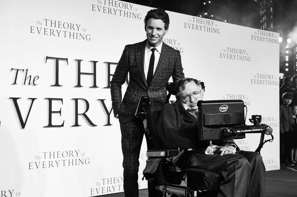 "Стивен Хокинг": черно-белый репортаж с лондонской премьеры