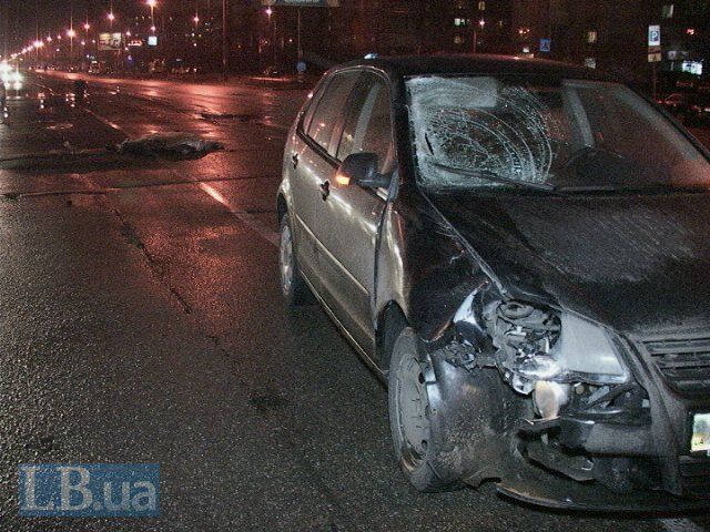 ДТП на зебрі в Києві: іномарка збила на смерть пішохода