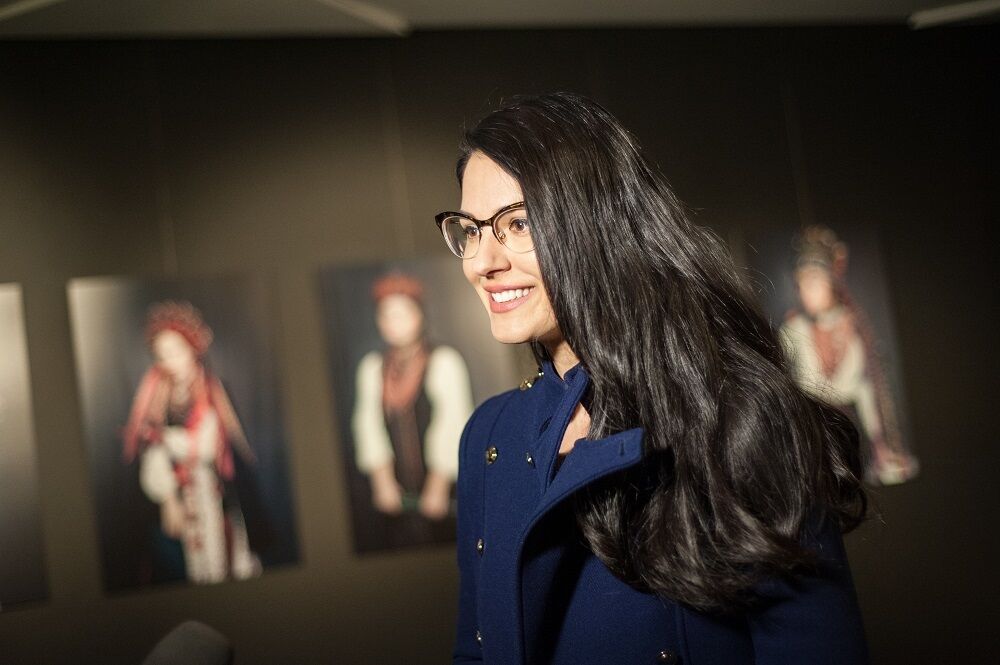 Ефросинина, Фреймут, Ребрик и другие звезды примерили традиционные украинские костюмы в проекте "Щирі"