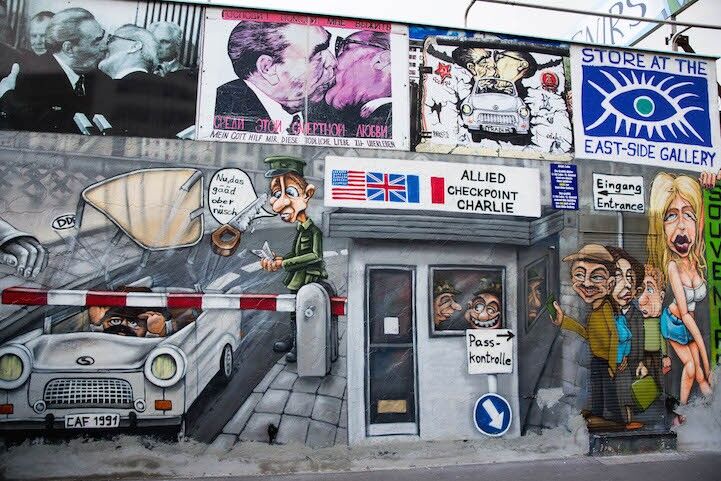 20 исторических рисунков, которые сохранились на Берлинской стене 