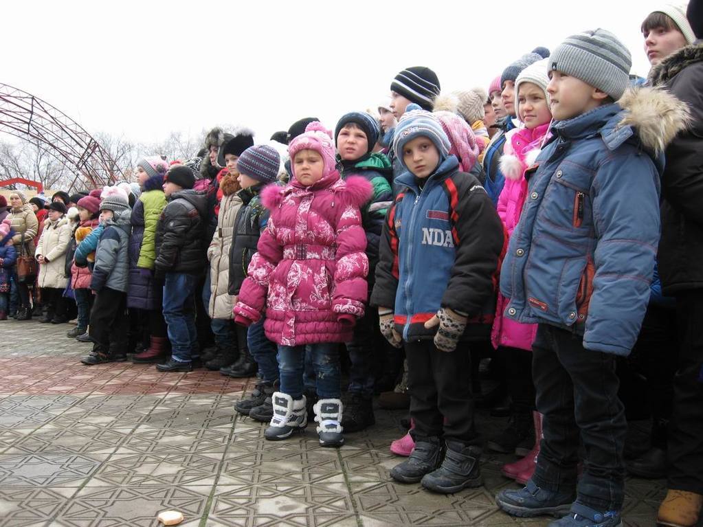 На Луганщині урочисто відкрито головну ялинку області: опубліковано фото