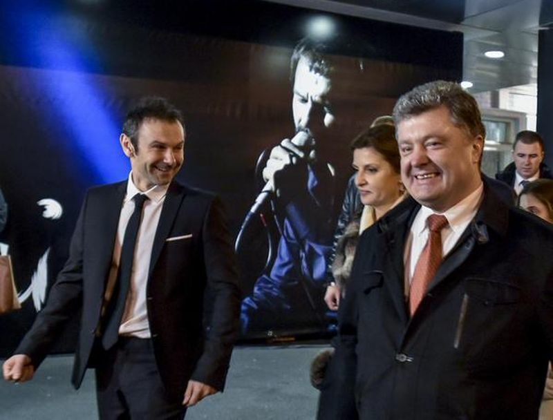 Порошенко впервые за полгода вырвался с семьей на концерт: опубликованы фото