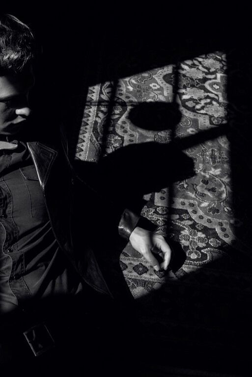 Звезда "Дивергента" топлесс для журнала Hero