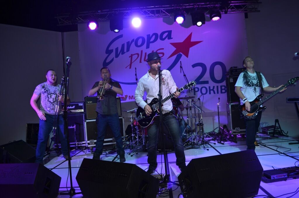 Звезды оторвались на вечеринке в честь 20-летия радио "Европа Плюс"
