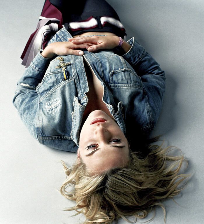 Упитанная Кейт Уинслет в старой-старой эротике 