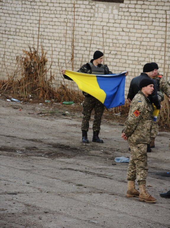 В зону АТО отправились украинские морпехи из Крыма: трогательные фото