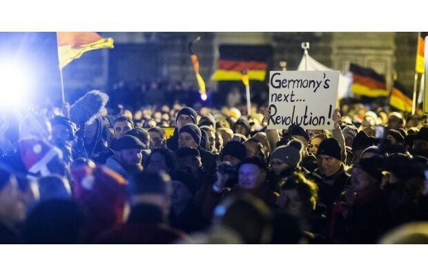 Свыше 17 тысяч человек в Дрездене протестовали против "исламизации" Германии