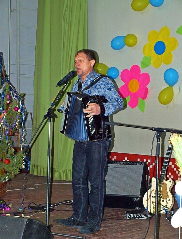 Олег Скрипка дал праздничный концерт в военном госпитале