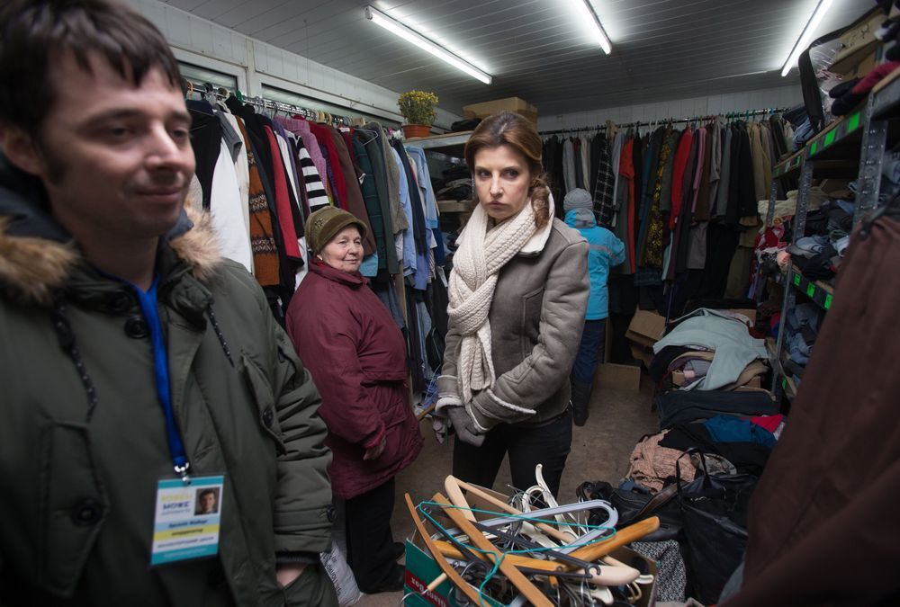 Дружина Порошенка відвідала столичний волонтерський пункт на Фролівській: опубліковано фото