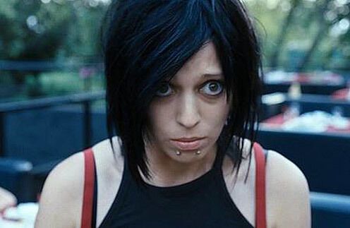 Звезда сериала "Не родись красивой" перевоплотилась в Чупакабру