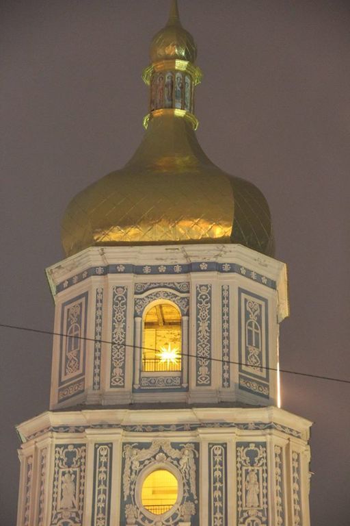 На колокольне Софийского собора зажглась рождественская звезда: опубликовано фото