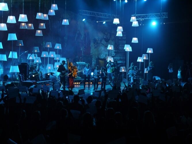 В Киеве с аншлагом прошел концерт Тины Кароль: зрители не могли сдержать слез