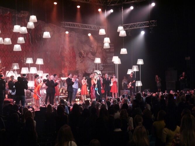 В Киеве с аншлагом прошел концерт Тины Кароль: зрители не могли сдержать слез