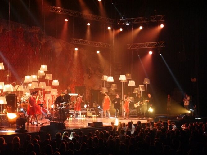 В Киеве с аншлагом прошел концерт Тины Кароль: зрители не могли сдержать слез