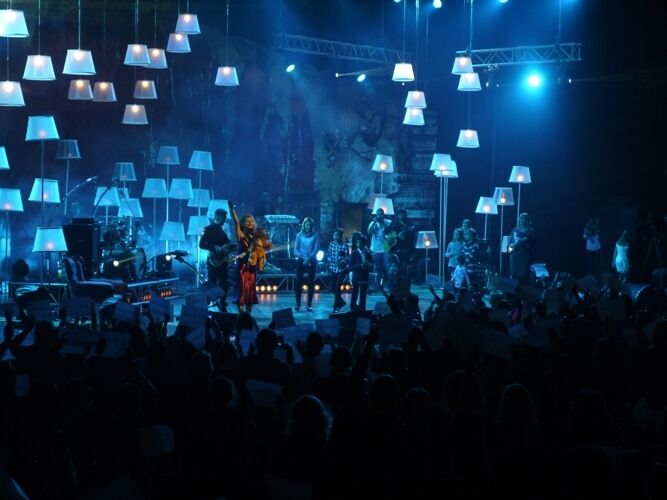 В Киеве с аншлагом прошел концерт Тины Кароль: зрители не могли сдержать слез