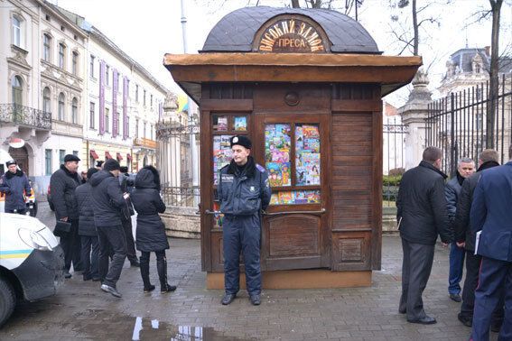 Во львовском газетном киоске нашли тело женщины: опубликованы фото