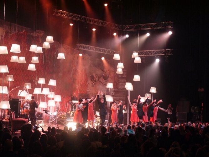 В Киеве с аншлагом прошел концерт Тины Кароль: зрители не могли сдержать слез