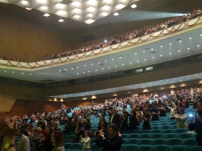 В Киеве с аншлагом прошел концерт Тины Кароль: зрители не могли сдержать слез