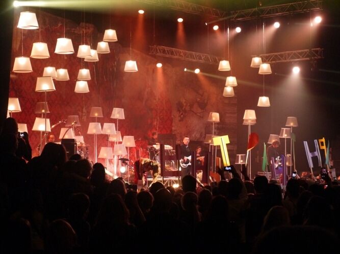 В Киеве с аншлагом прошел концерт Тины Кароль: зрители не могли сдержать слез