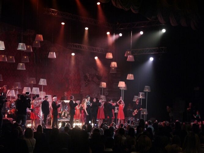 В Киеве с аншлагом прошел концерт Тины Кароль: зрители не могли сдержать слез