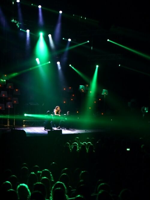 В Киеве с аншлагом прошел концерт Тины Кароль: зрители не могли сдержать слез