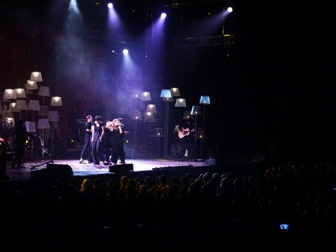 В Киеве с аншлагом прошел концерт Тины Кароль: зрители не могли сдержать слез