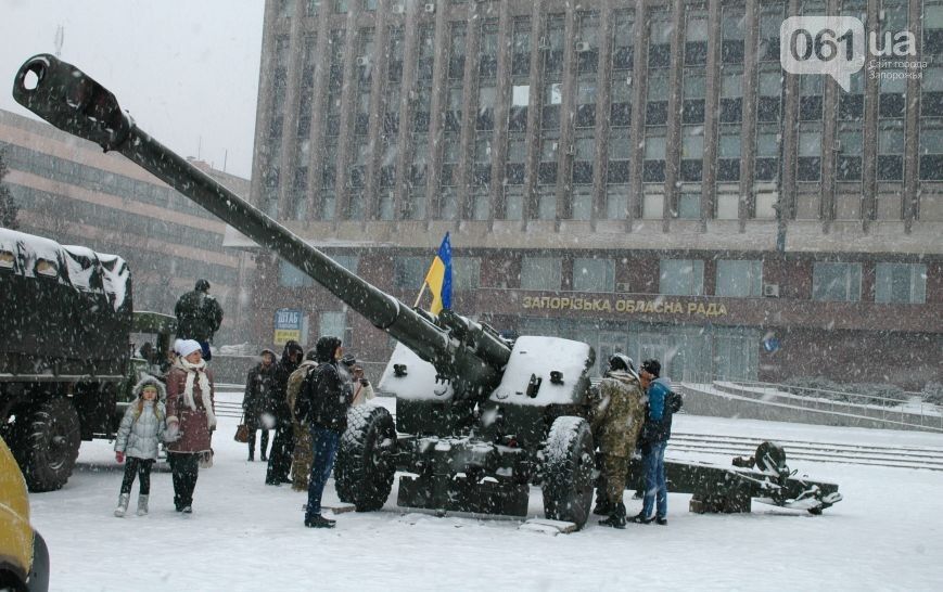 В Запорожье показали военную технику, "воевавшую" в зоне АТО: фото с выставки
