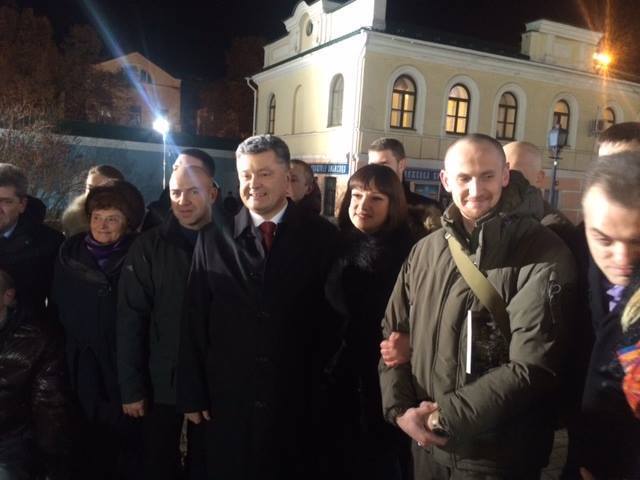 Стало известно, кто поздравит украинцев в Новогоднюю ночь с телеэкранов: опубликованы фото