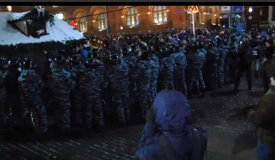 ОМОН "зачистил" Манежную площадь от протестующих: опубликованы фото